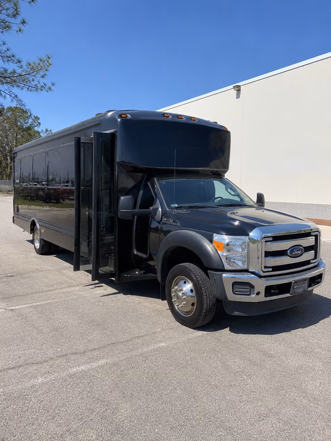 bachelor and bachelorette party bus rentals in buffalo new york