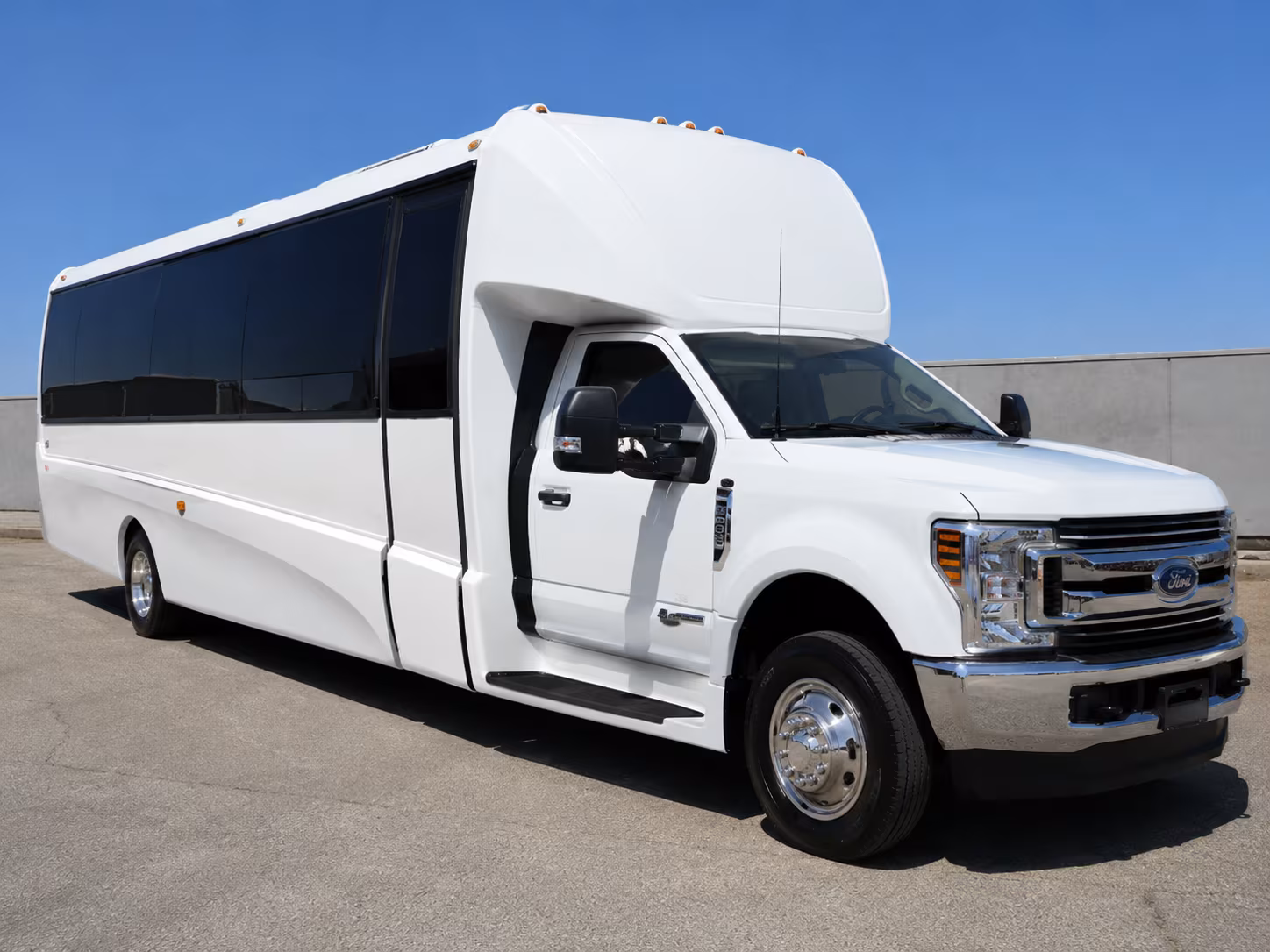 bachelorette party and birthday buses in buffalo new york