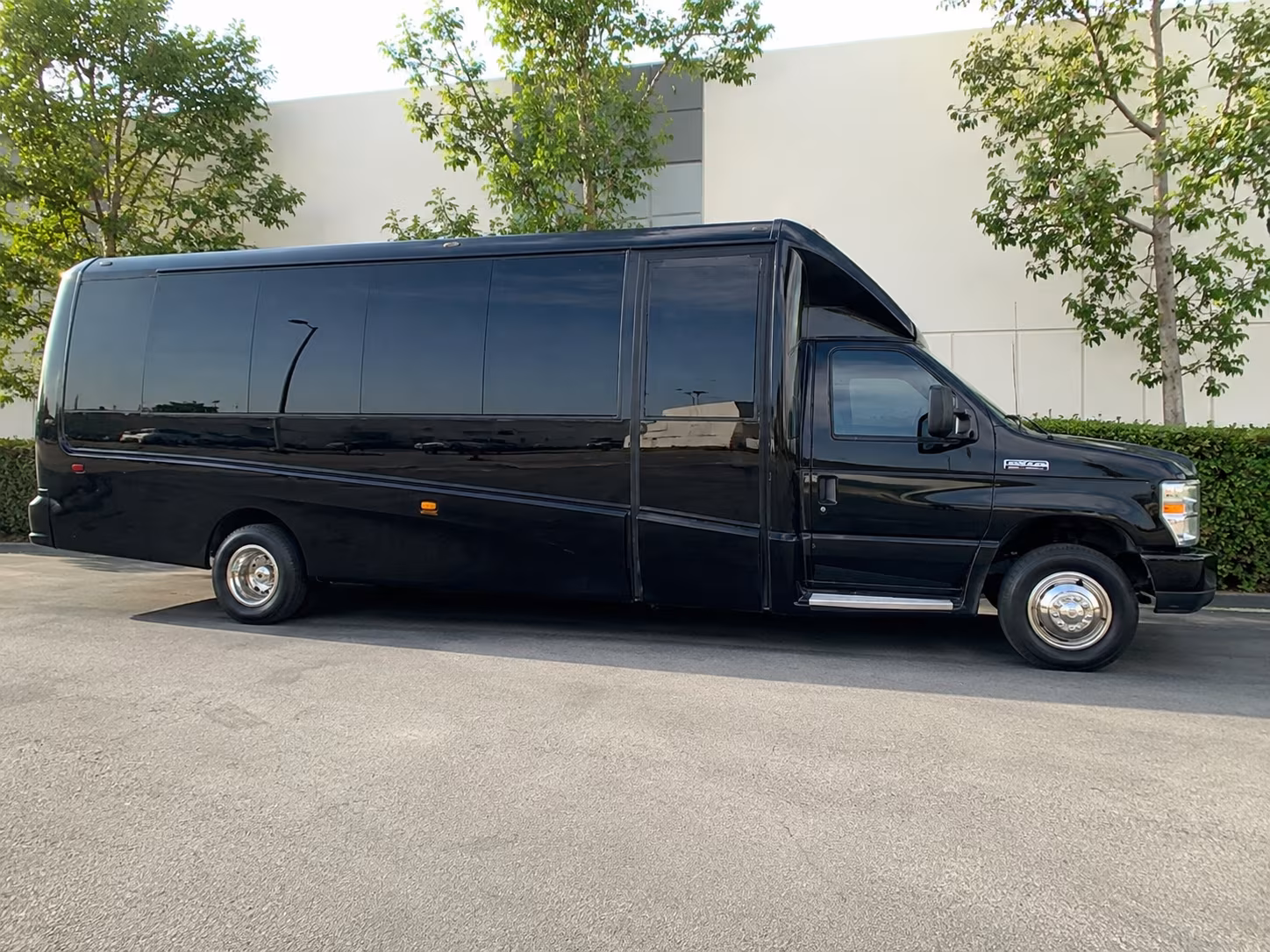 bus rentals for bands and performers traveling through buffalo