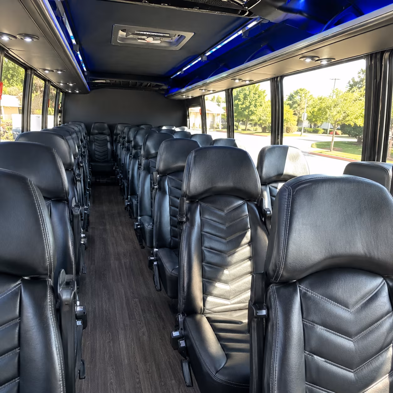 cross border wine tour buses from buffalo to niagara on the lake