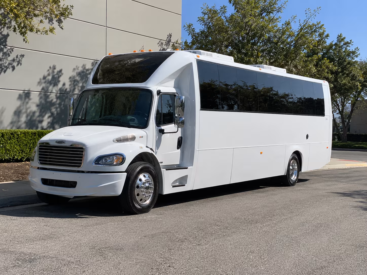 party buses for bachelorette wine tours along the niagara wine trail
